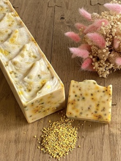 Barre de savon au miel et au pollen
