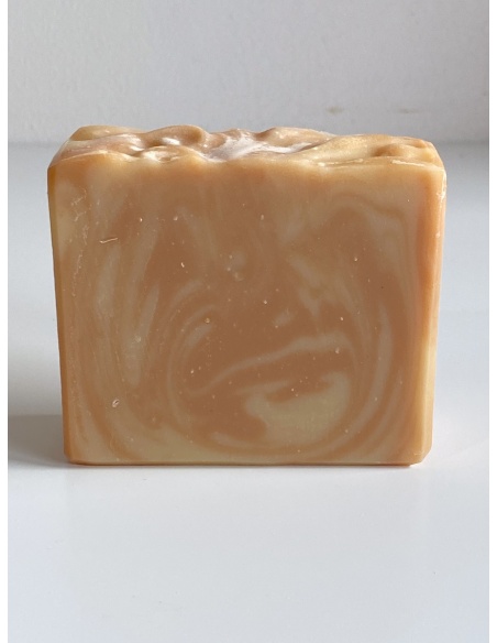 Savon au lait de jument et à l'huile de carthame Savon au lait de jument et à l'huile de carthame