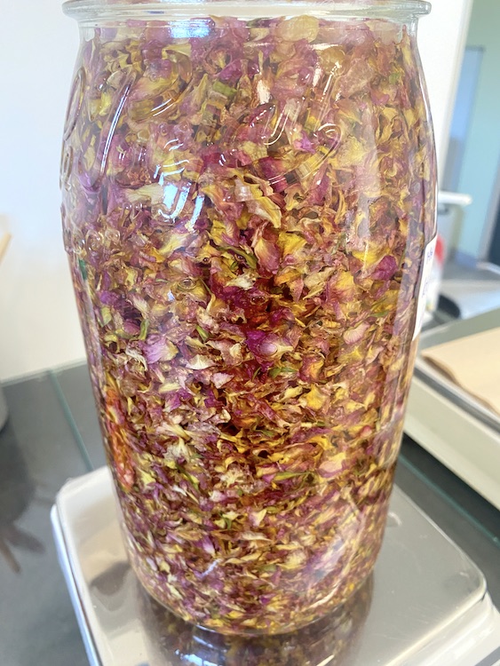 Macerat de petale de rose de damas