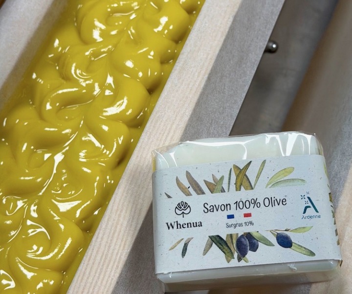 Saponification à froid ou à chaud ? Demandez-vous plutôt : méthode artisanale ou industrielle ?